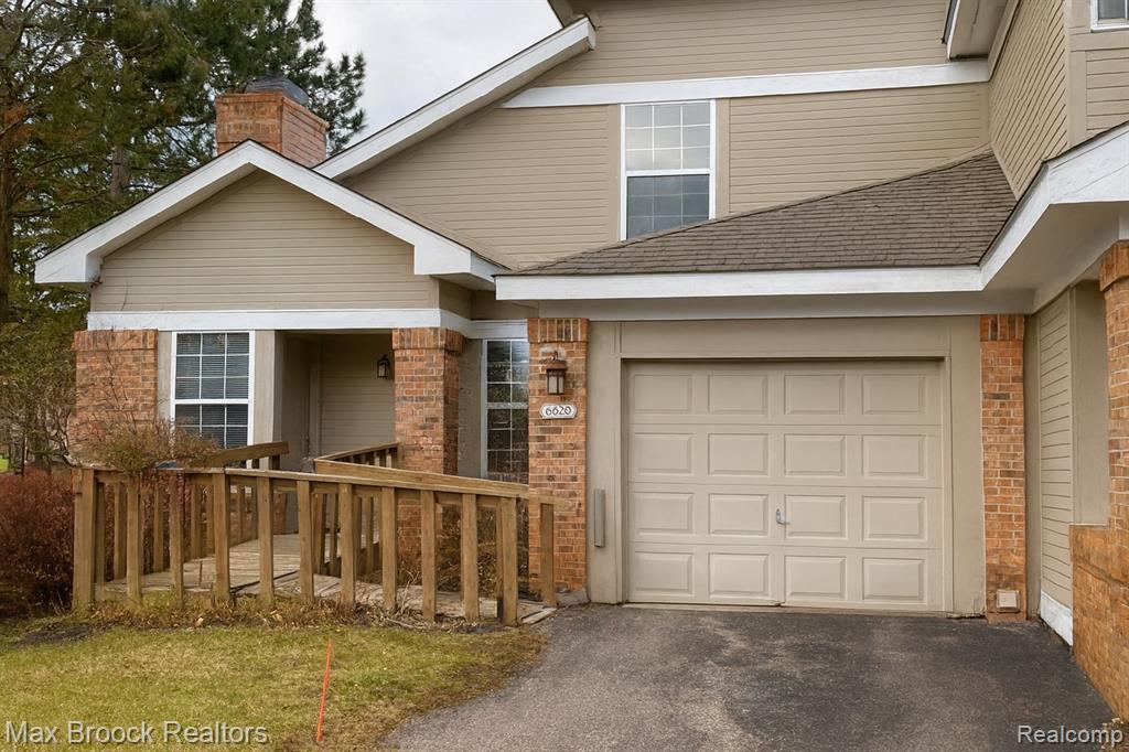6620 Fireside Court, West Bloomfield, MI — front exterior