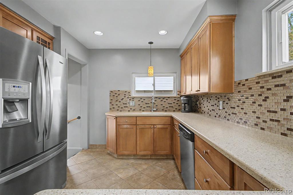 9904 Fox Avenue, Allen Park, MI 48101 — Photo 10
