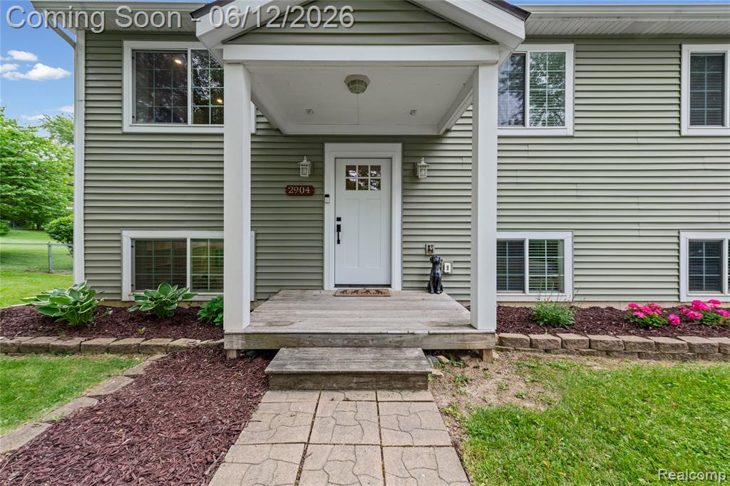 2904 Sun Terrace Drive, Hartland, MI 48353 — Photo 5