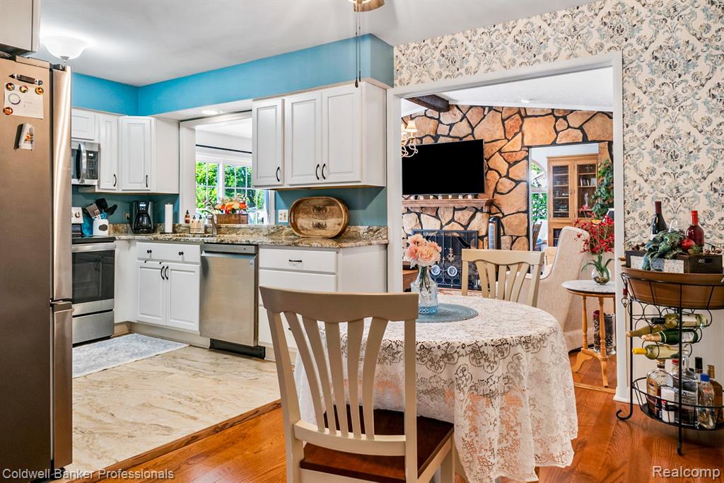 451 Hauxwell Drive, Lake Orion, MI 48362 — Photo 12