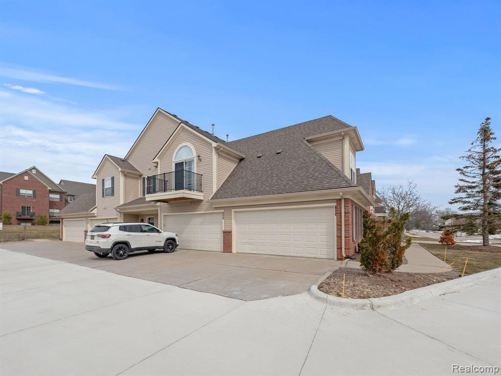 7683 AMBASSADOR Drive, Shelby Twp, MI 48316 — Photo 26