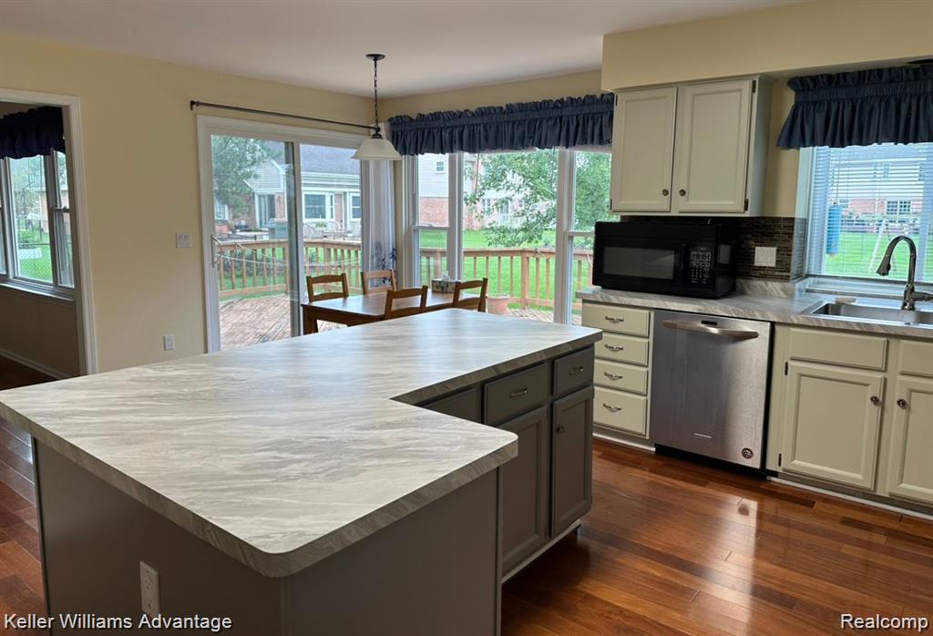 45655 LARCHMONT Drive, Canton, MI 48187 — Photo 5