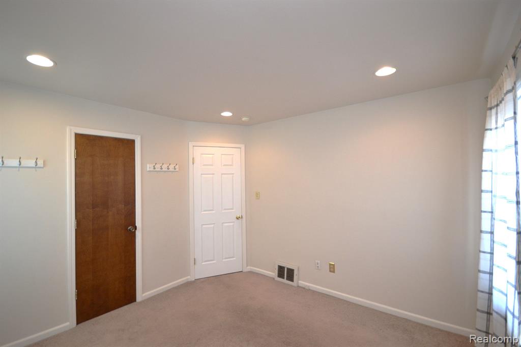 4082 ROYAL Avenue, Berkley, MI 48072 — Photo 13