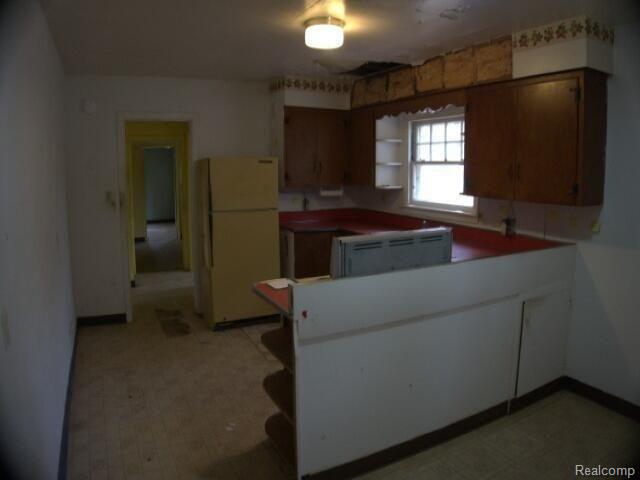 402 SEARLES Avenue, Benton Harbor, MI 49022 — Photo 8