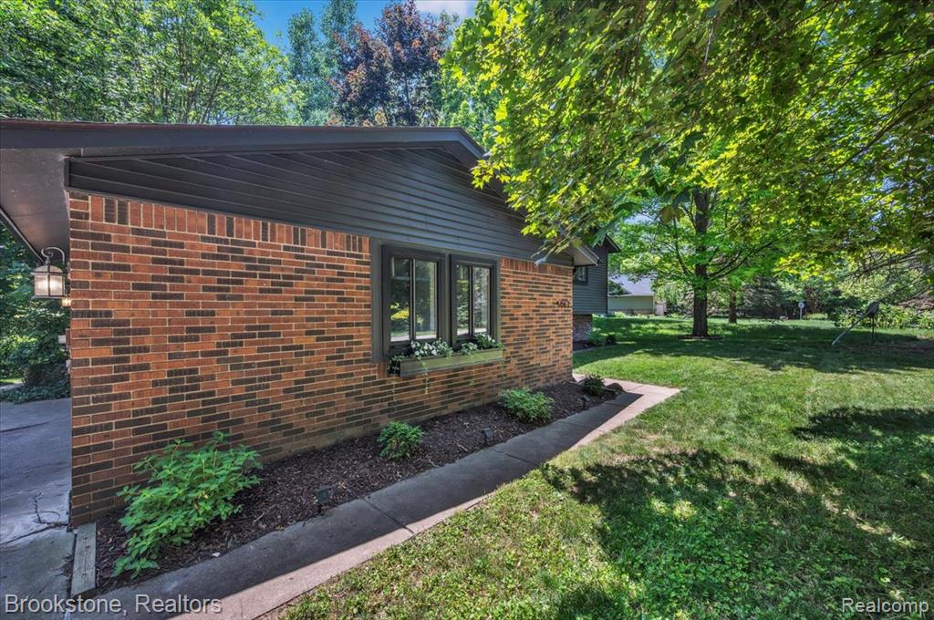 5067 Algonquin Boulevard, Clarkston, MI 48348 — Photo 5