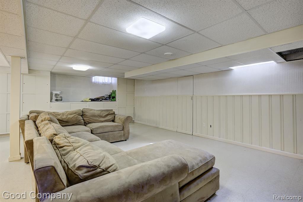 705 BUTTERNUT Avenue, Royal Oak, MI 48073 — Photo 23