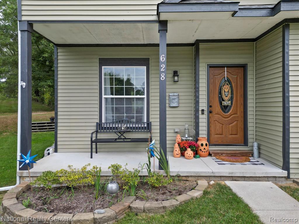628 EVAN Court, Lake Orion, MI 48362 — Photo 7