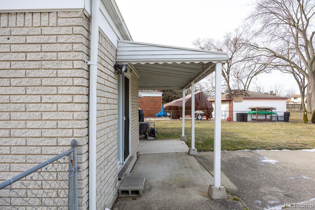40137 WALTER Drive, Sterling Heights, MI 48310 — Photo 45
