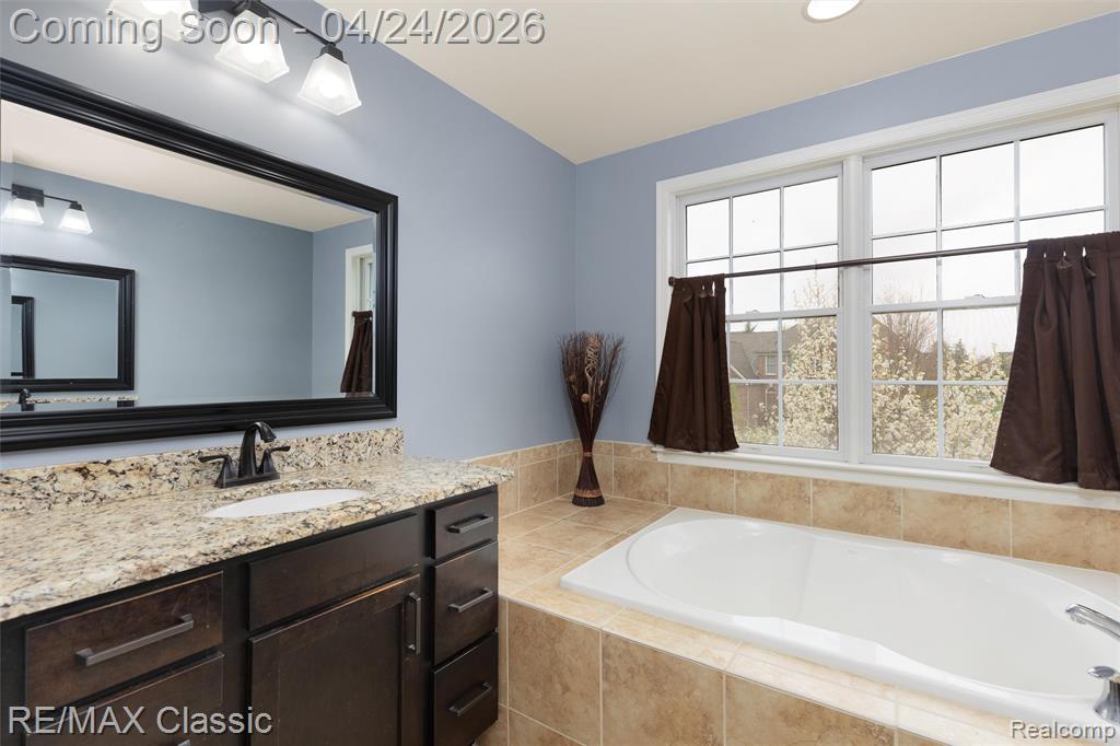 50282 Langley Drive, Novi, MI — Photo 33