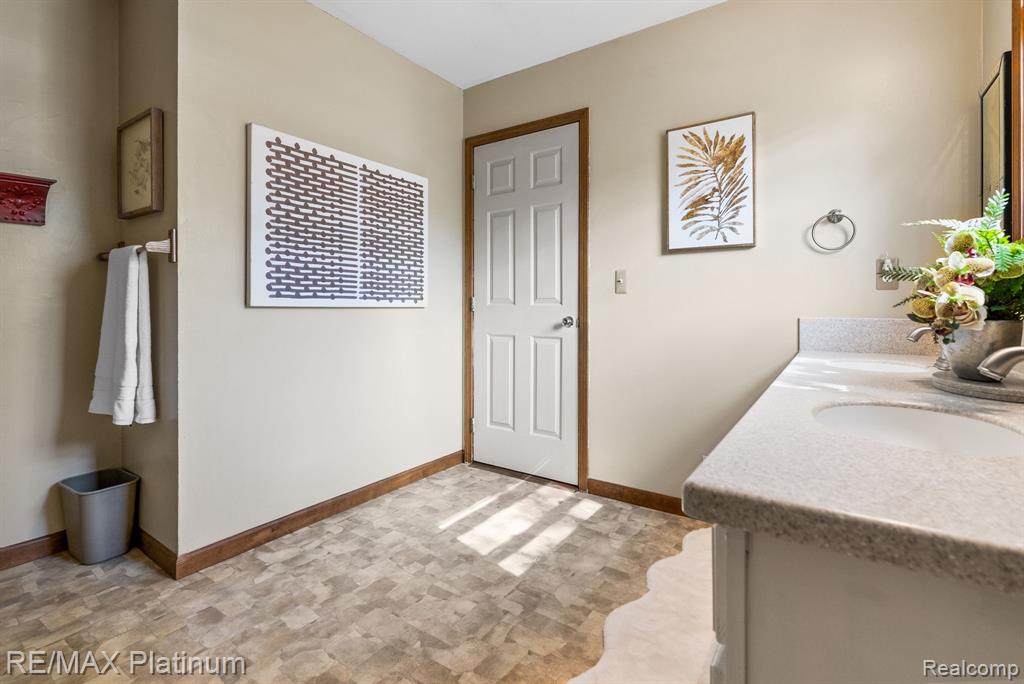 3388 Hogback Road, Fowlerville, MI 48836 — Photo 20
