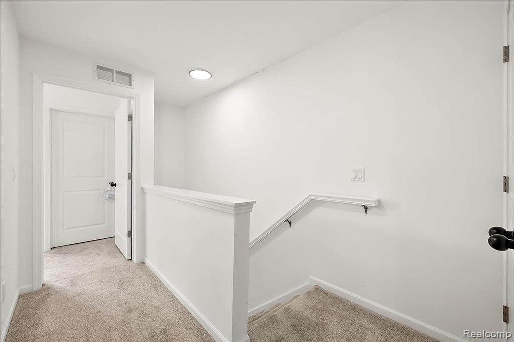 3927 Trailway Commons Circle, Auburn Hills, MI 48326 — Photo 17