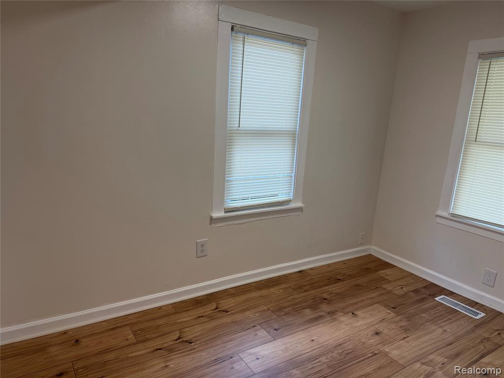 4910 HUGHES Road, Lansing, MI 48910 — Photo 9
