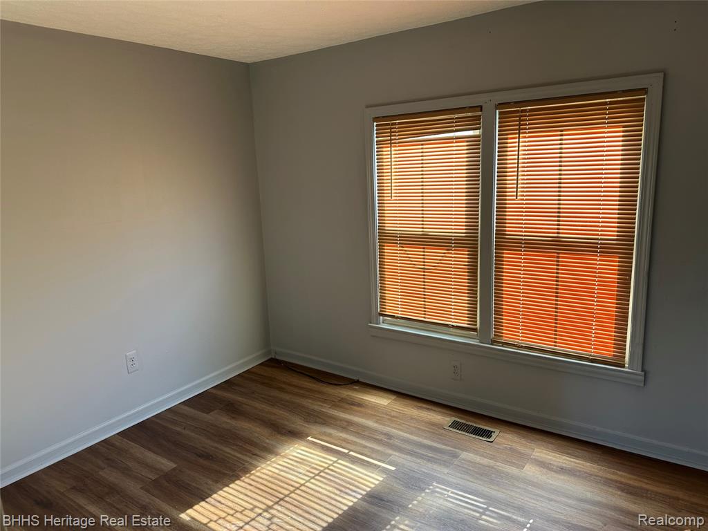 823 Alger Street, Howell, MI 48843 — Photo 13