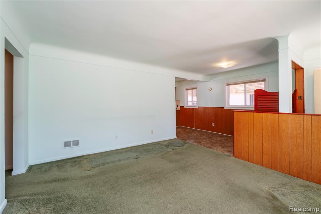 9042 Harrison Street, Livonia, MI 48150 — Photo 8