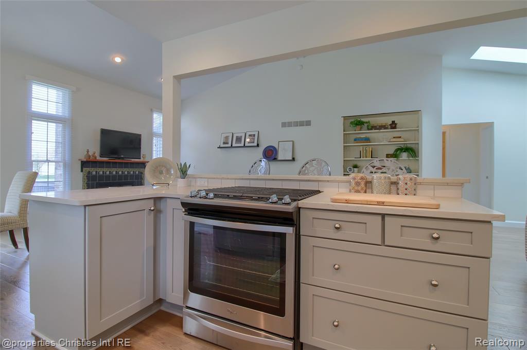 7258 Green Meadow Lane, Canton, MI 48187 — Photo 9