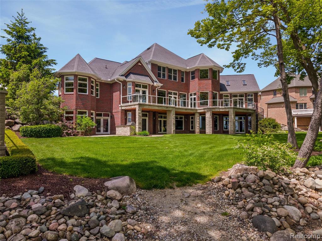 7432 Foxburg Court, Clarkston, MI 48348 — Photo 4