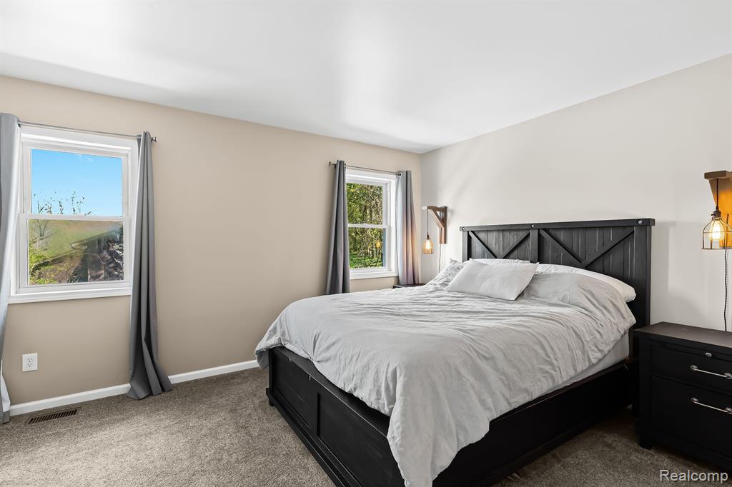 9248 HARTLAND Road, Fenton, MI 48430 — Photo 14
