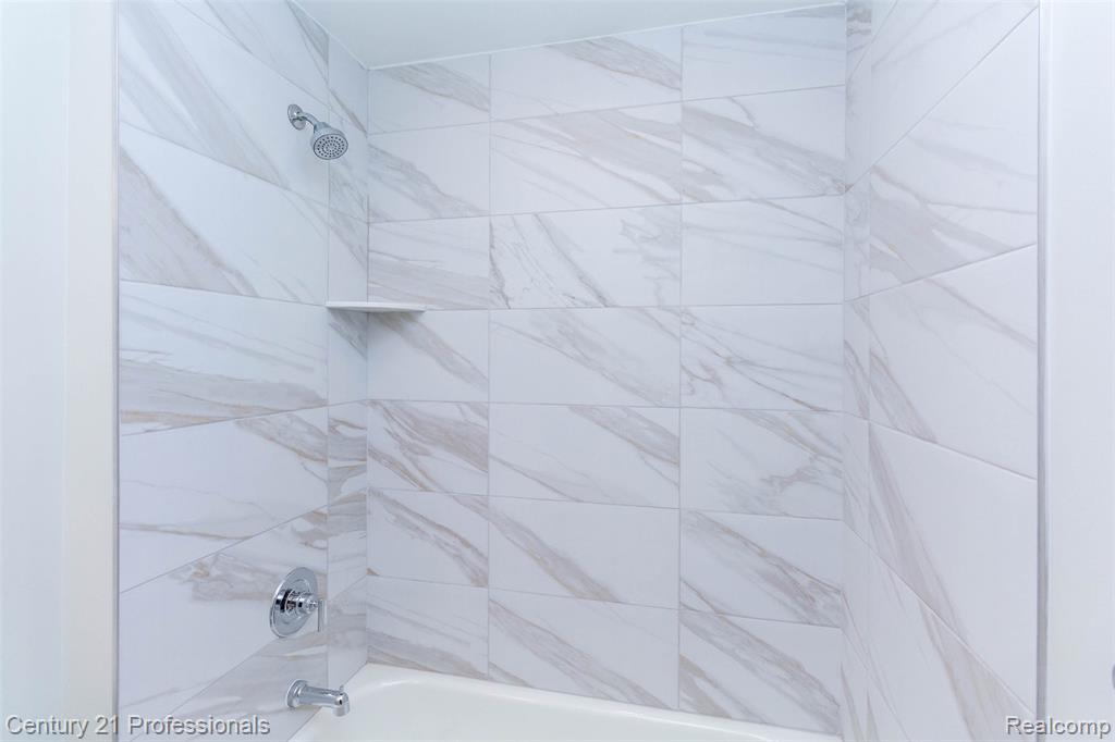 4849 Parkside Lane, Troy, MI 48085 — Photo 23