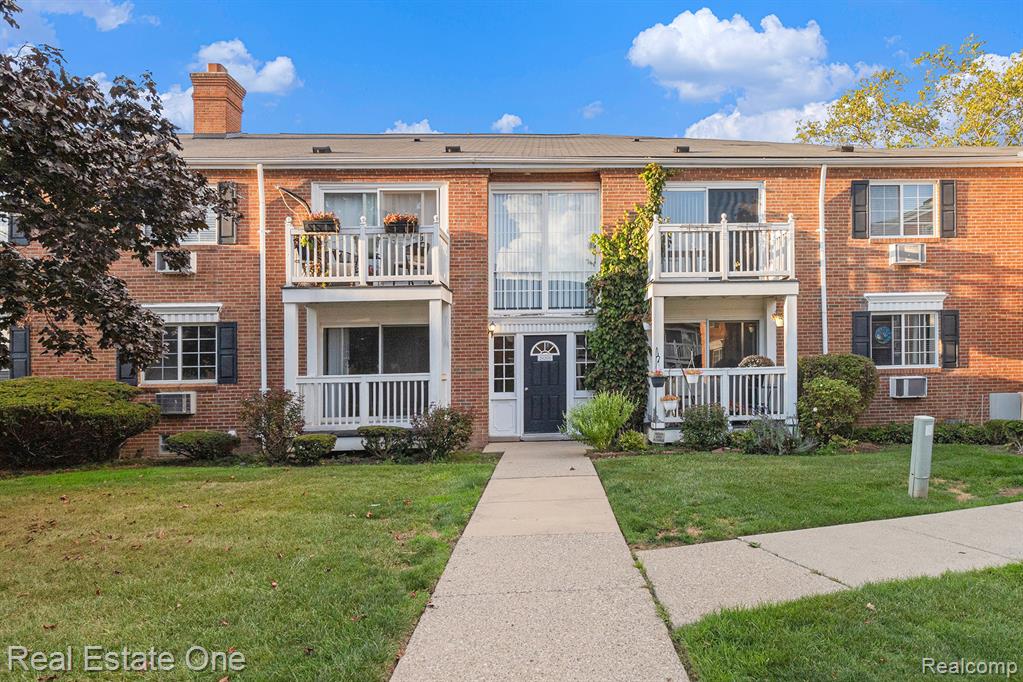 2420 Parmenter Boulevard, Royal Oak, MI, 48073