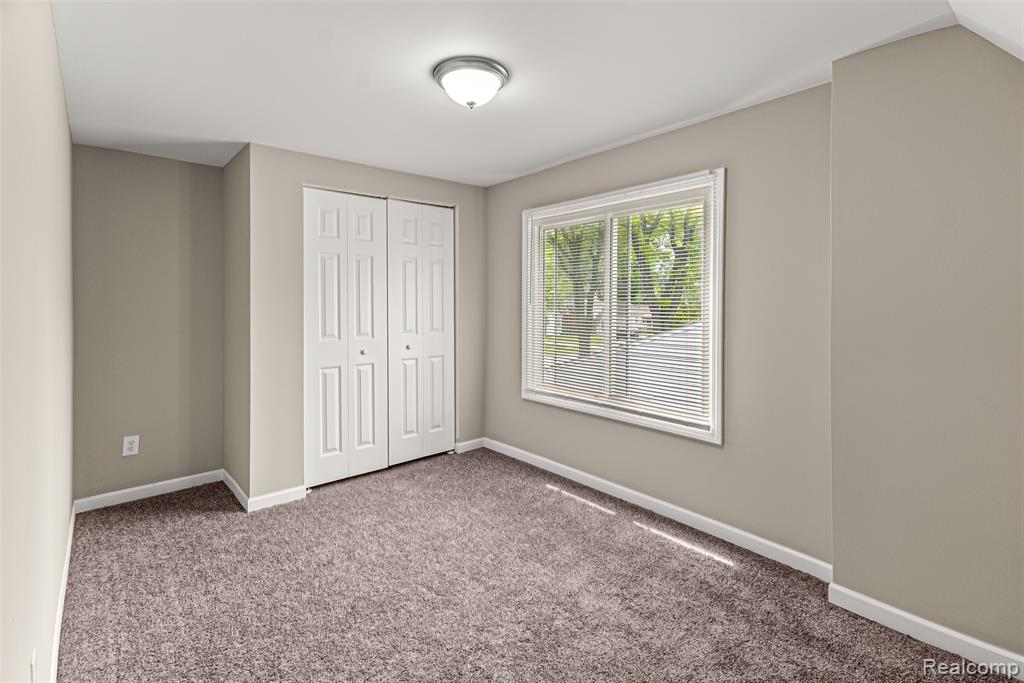 8329 Lenore Street, Dearborn Heights, MI 48127 — Photo 22