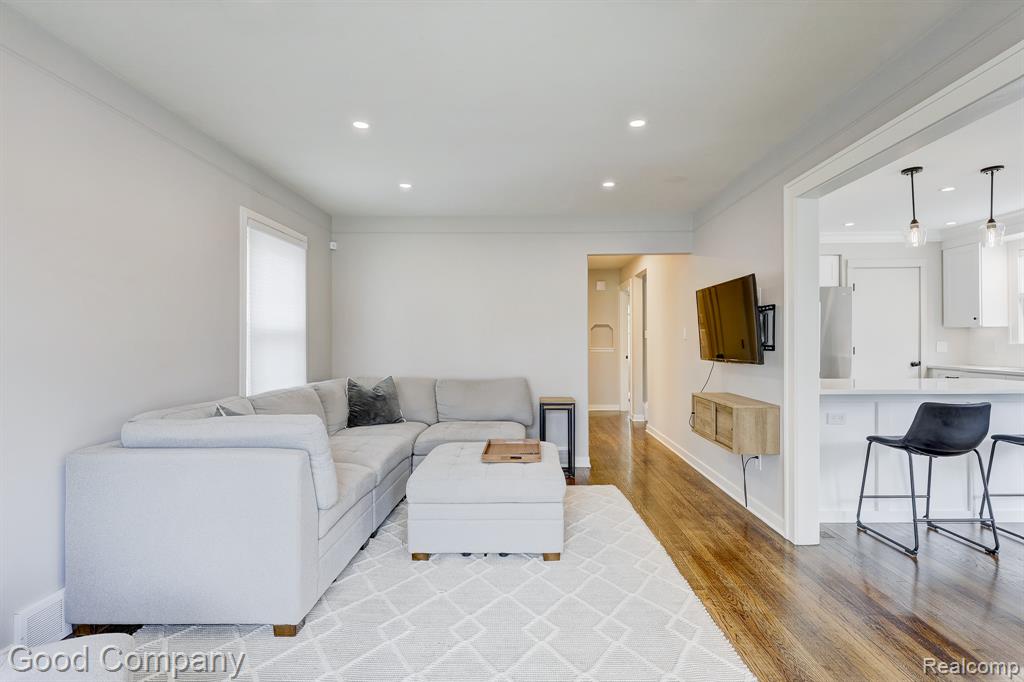 602 N Vermont Avenue, Royal Oak, MI 48067 — Photo 3
