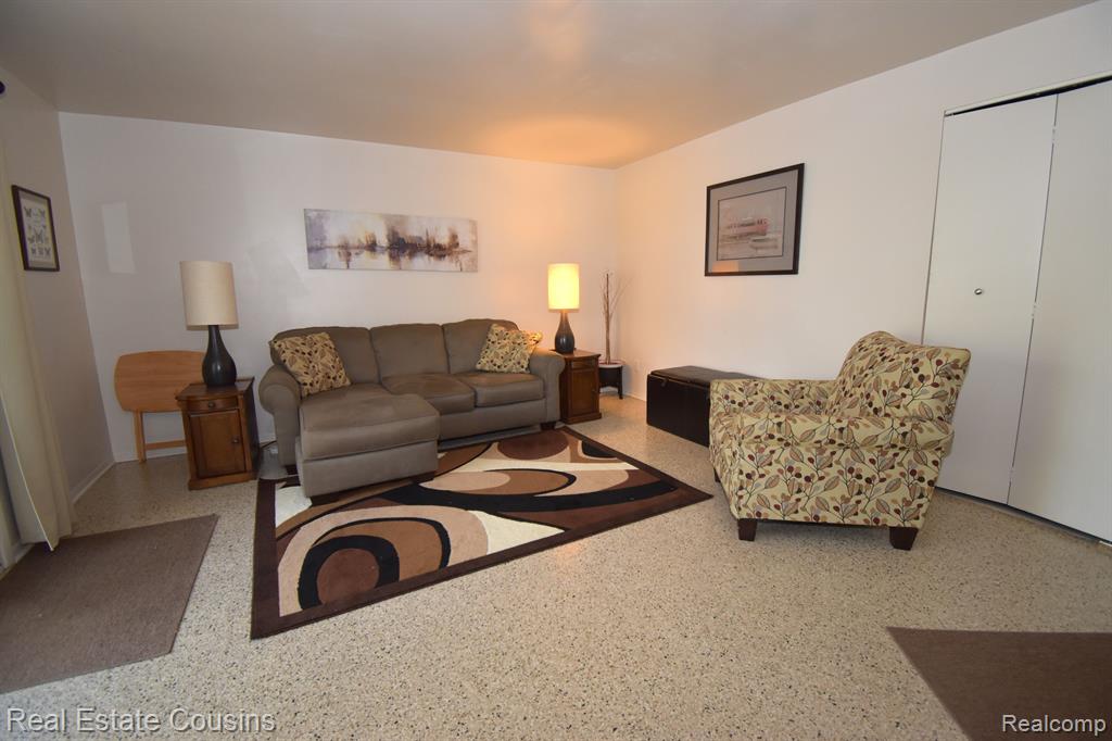 7230 BLUEWATER Drive, 130, Clarkston, MI 48348 — Photo 21