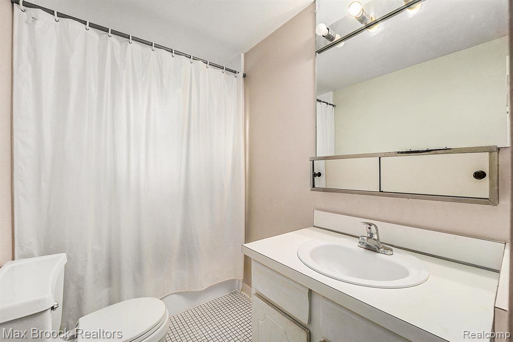 5005 CROOKS Road, 38, Royal Oak, MI 48073 — Photo 12