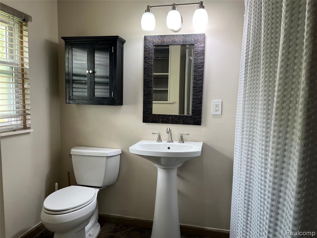 9001 Riverdale, Redford, MI 48239 — Photo 45