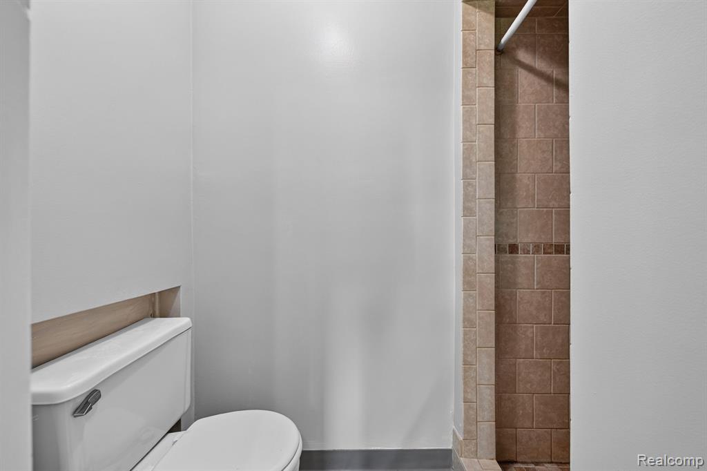 4877 Orchard Lane, Owosso, MI 48867 — Photo 25