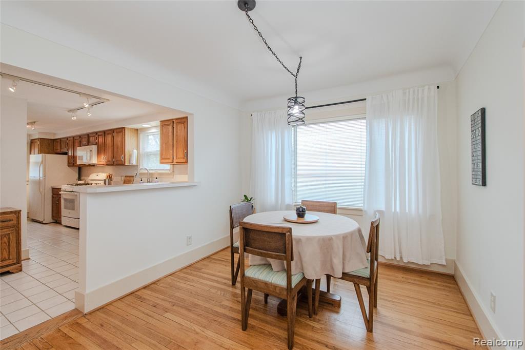 927 N Maple Avenue, Royal Oak, MI 48067 — Photo 19