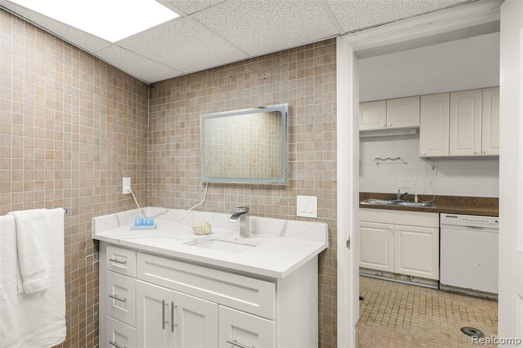 44429 Harmony Lane, Belleville, MI 48111 — Photo 53