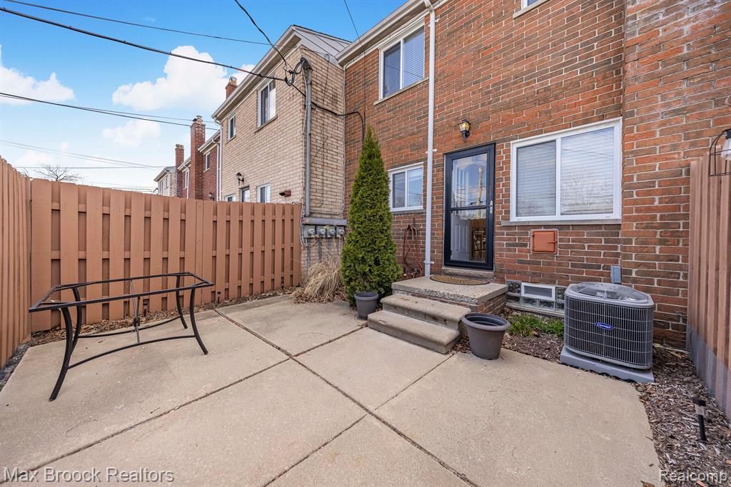4822 MANSFIELD Avenue, Royal Oak, MI 48073 — Photo 24