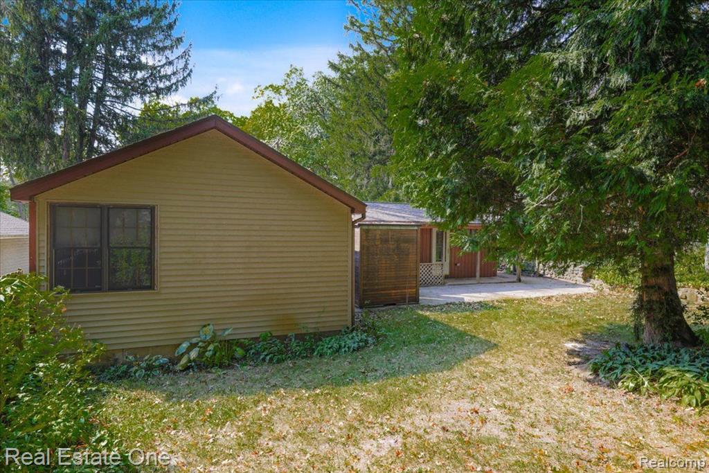 936 RIDGE Road, Lake Orion, MI 48362 — Photo 5