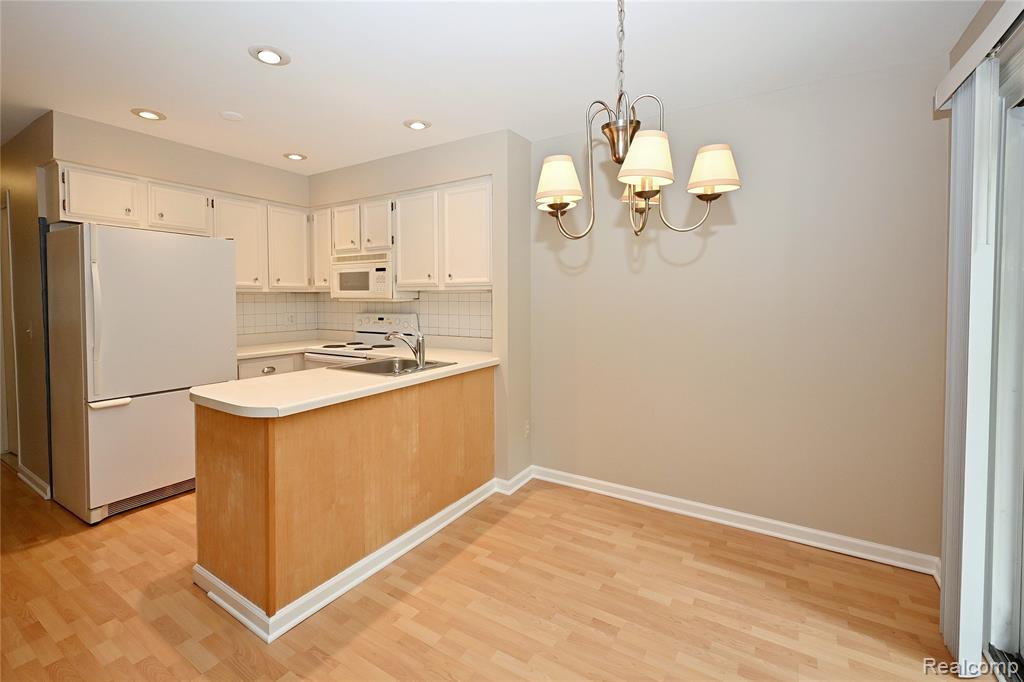 5370 Breeze Hill Place, Troy, MI 48098 — Photo 9