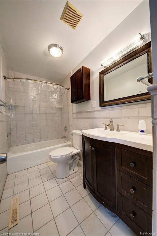 709 RICHARD Street, Holly, MI 48442 — Photo 16