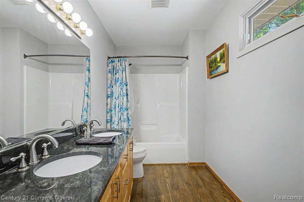 11349 Philway St Court, Brighton, MI 48114 — Photo 30