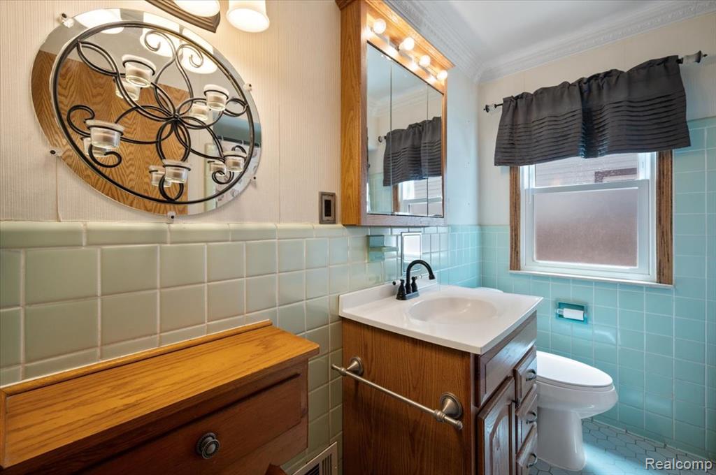 4044 18th Street, Wyandotte, MI 48192 — Photo 14