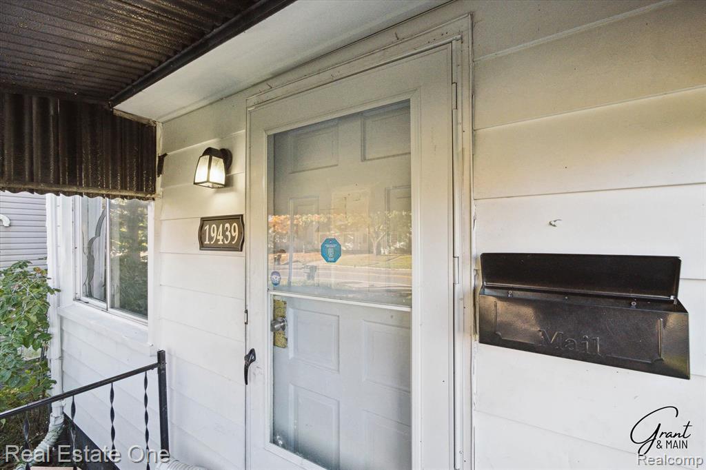19439 W Chicago Street, Detroit, MI 48228 — Photo 5