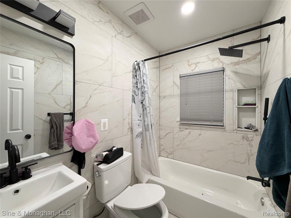 19605 Kelly Road, Harper Woods, MI 48225 — Photo 5