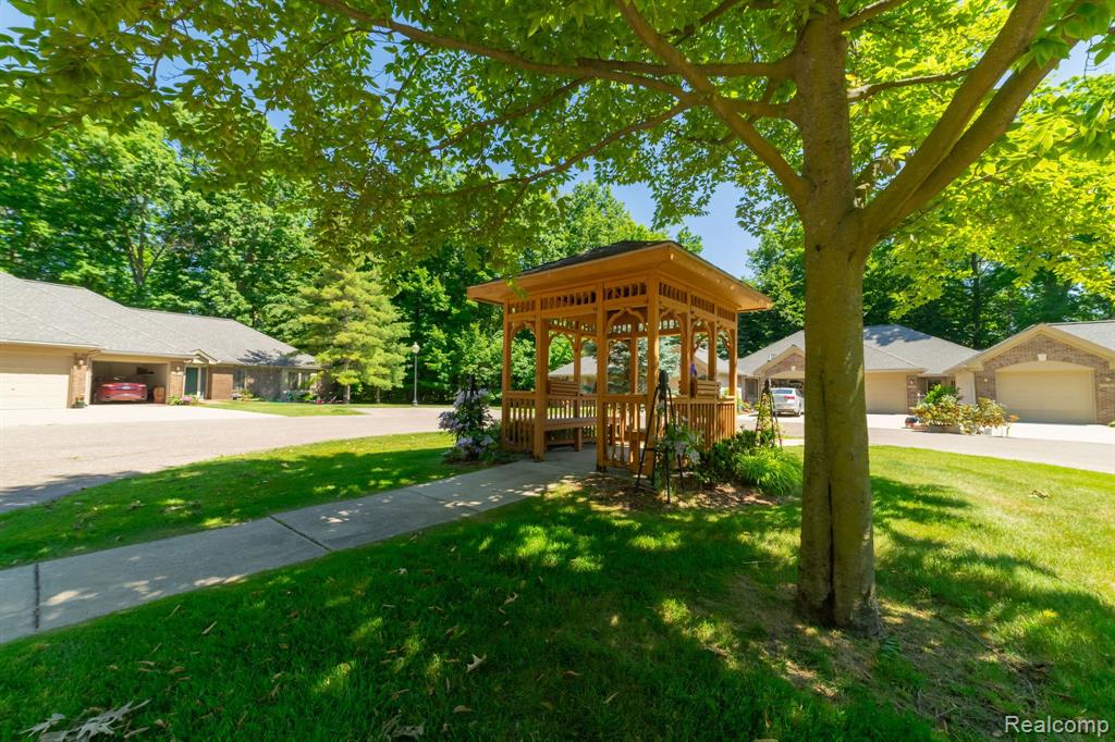 21345 BOXWOOD, Farmington Hills, MI 48336 — Photo 33