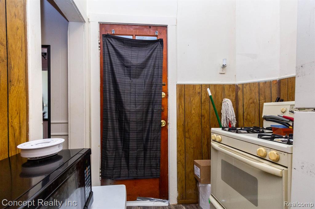 957 Park Avenue, Lincoln Park, MI 48146 — Photo 13