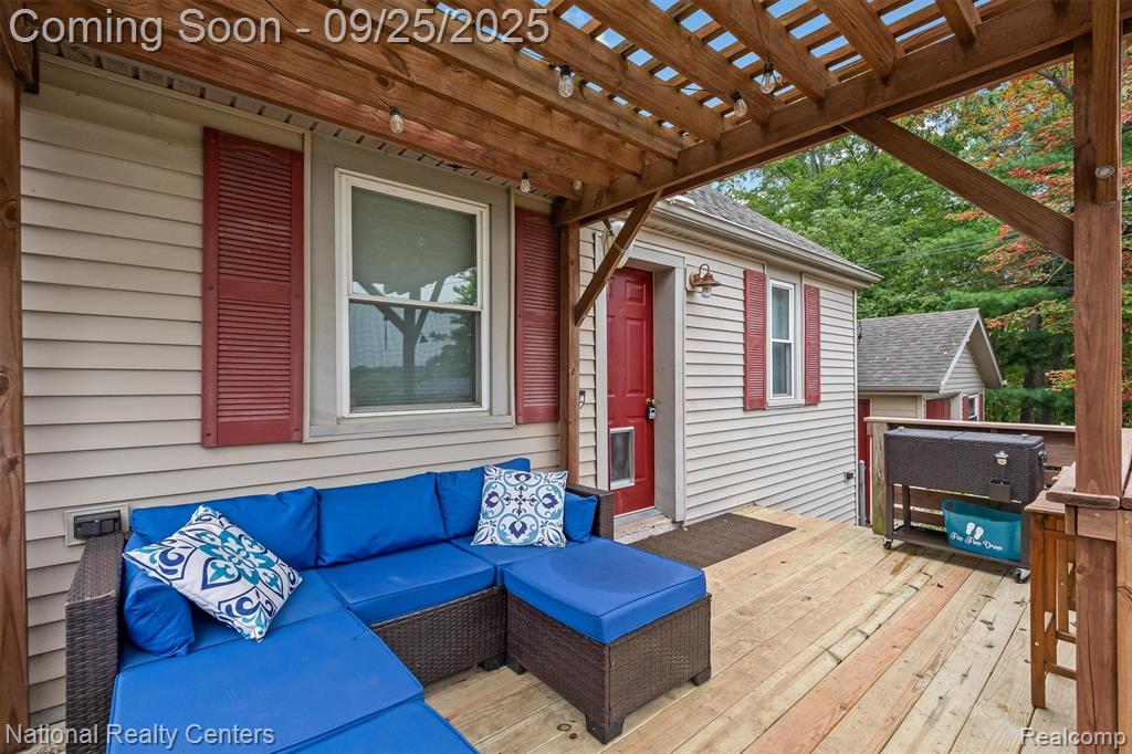 1136 Lakeshore Drive, Columbiaville, MI 48421 — Photo 6