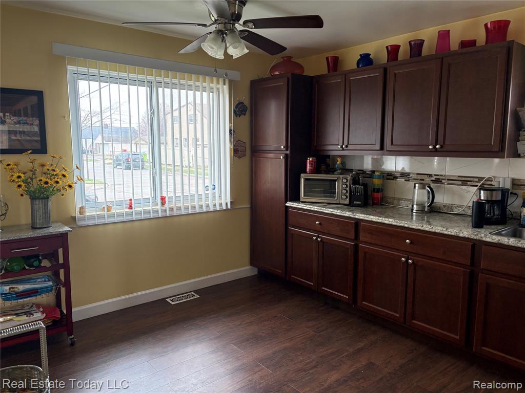 23003 Tuscany Avenue, Eastpointe, MI 48021 — Photo 5