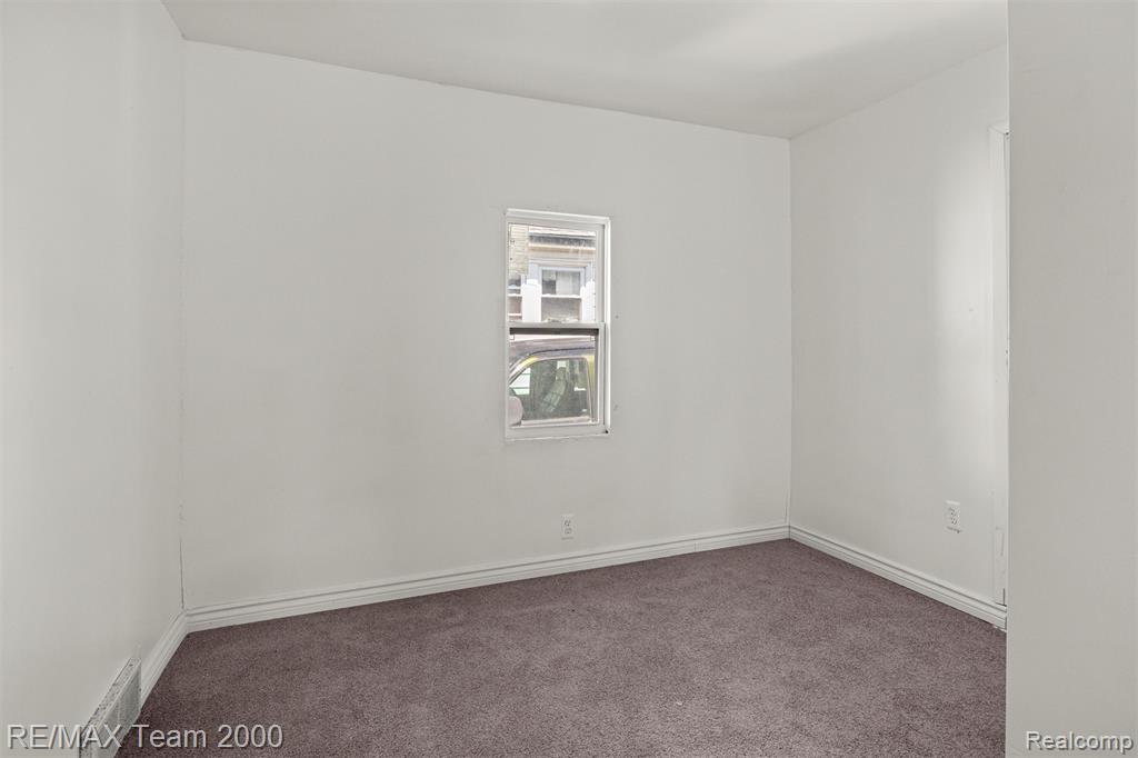 21304 Glen Lodge Road, Royal Oak, MI 48220 — Photo 28