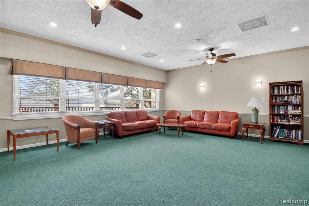 43100 12 Oaks Crescent Drive, 2033, Novi, MI 48377 — Photo 39