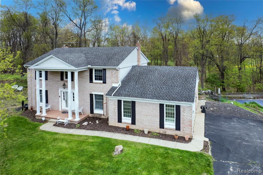 2235 Stonewall Drive, Ortonville, MI 48462 — Photo 2