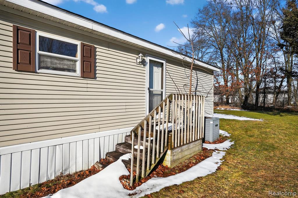 3612 Hawthorne St, Clarkston, MI 48348 — Photo 29