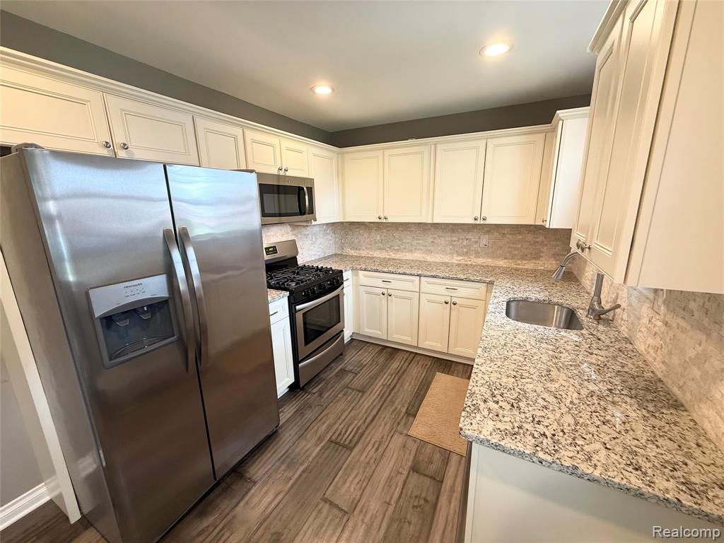 8210 Liberty Boulevard, Westland, MI — Photo 2