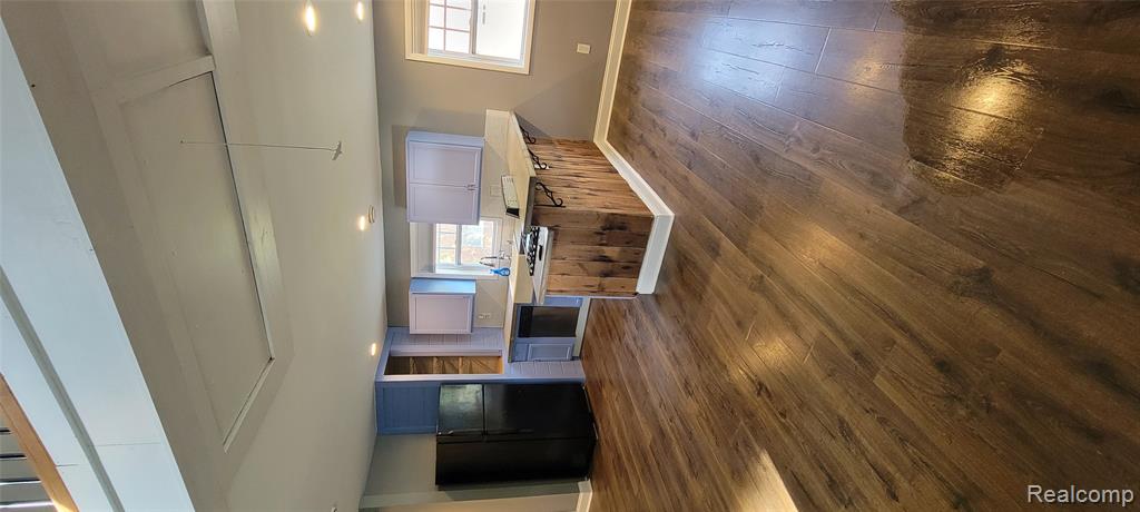 405 E Mill Street, Capac, MI 48014 — Photo 9