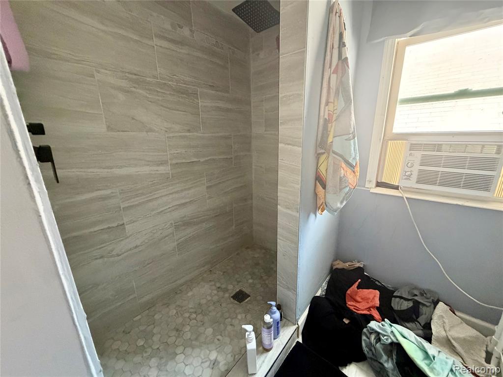 5120 BELVIDERE Street, Detroit, MI 48213 — Photo 7